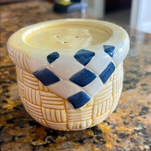 Vintage Susan Winget "Harvest Fair" ceramic basket salt shaker